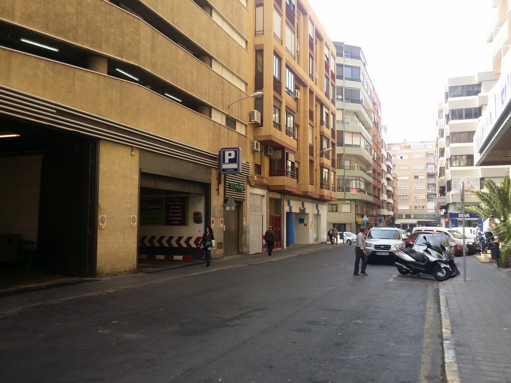 Suite International Alicante Luaran gambar