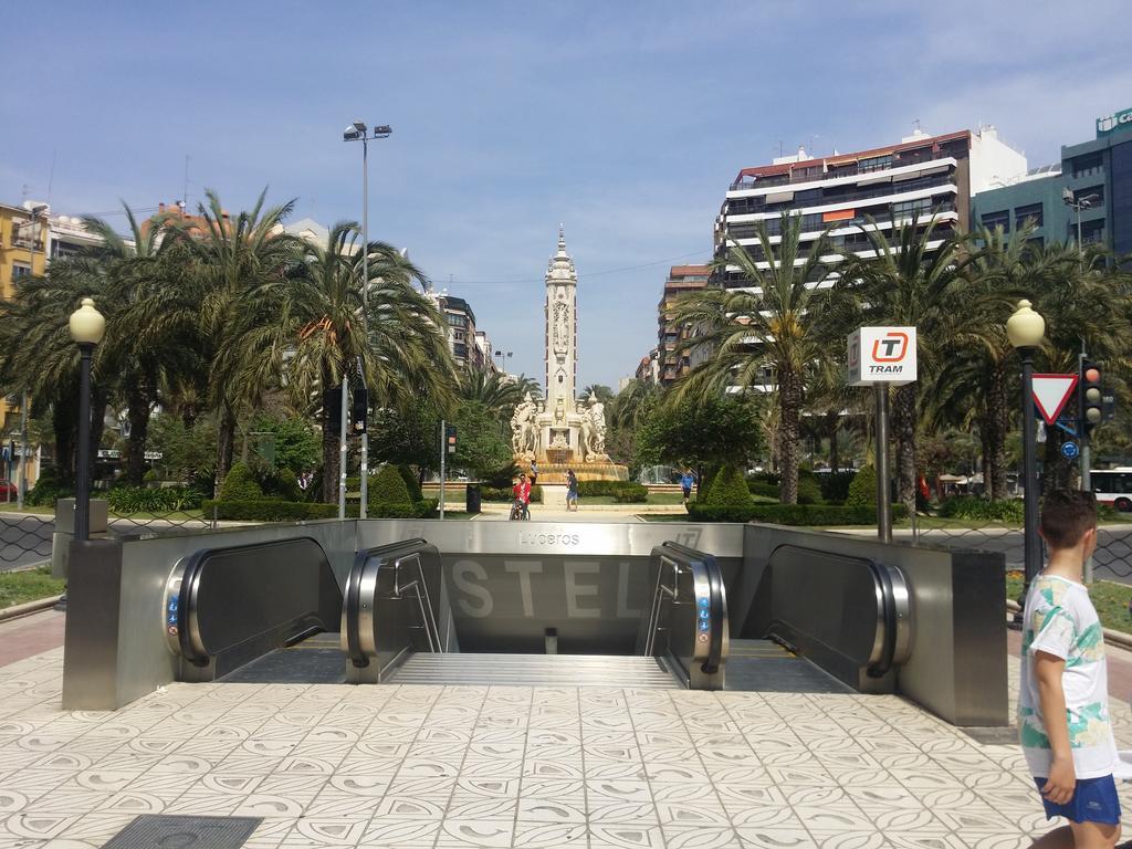 Suite International Alicante Luaran gambar